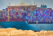 Shares Slide as Maersk Signals Gradual Suez Comeback